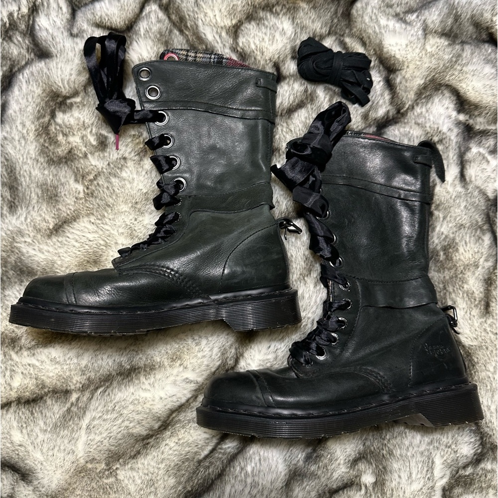 Doc Dr. Martens Triumph Black Size 7 mid-calf Boots
